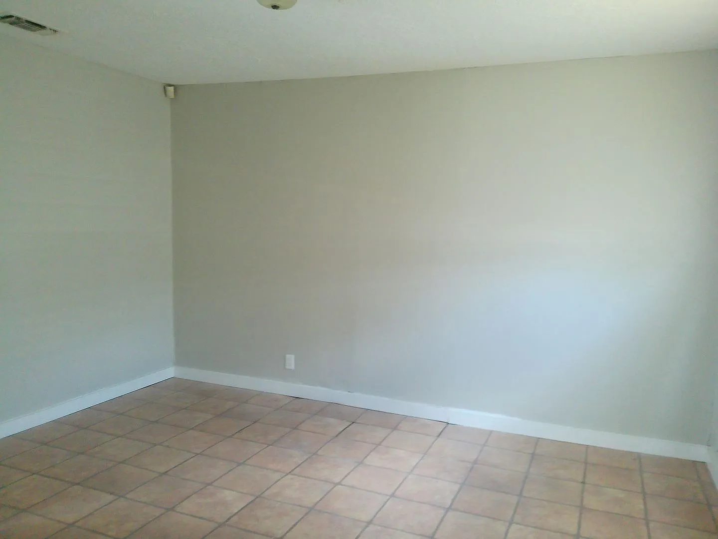 3549 Cypress - 3/Bed 1/Bath - $1495/month — Photo 4
