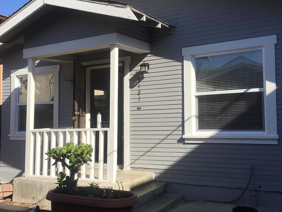 Front entrance (also separate entrance from alley parking)