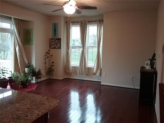 4th image of 245 Eagle Dr