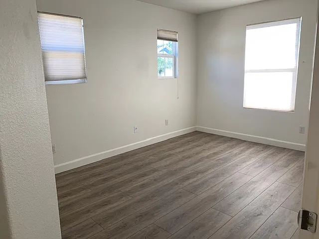 27350 Dearborn Dr — Photo 20