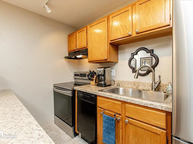 10250 Jamestown Dr #8 — Photo 4