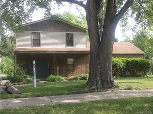 35248 Glover St, Wayne, MI 48184