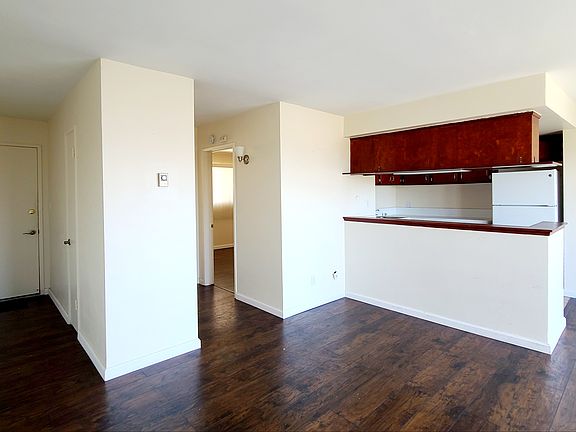 4th image of 1110 24th St