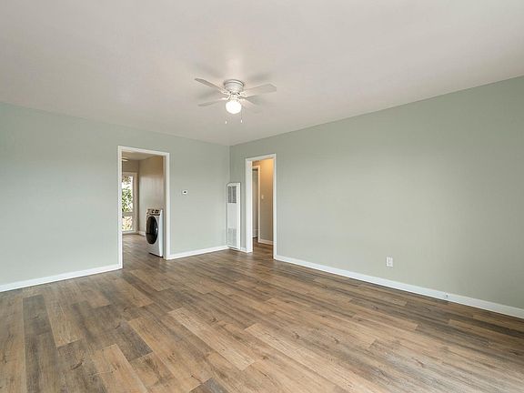 5th image of 4926 Iroquois Ave #2
