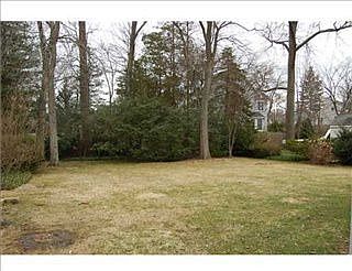 2nd image of 21 Lincoln Ave