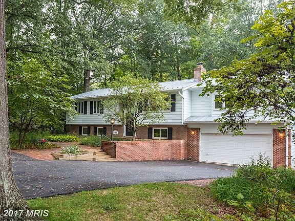2nd image of 3138 Woodland Ln