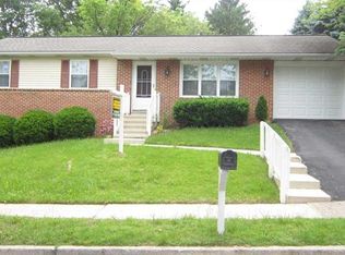 5726 Cricket Ln, Harrisburg, PA 17112