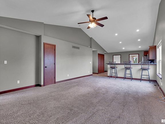 4th image of 6233 Mississippi Ave