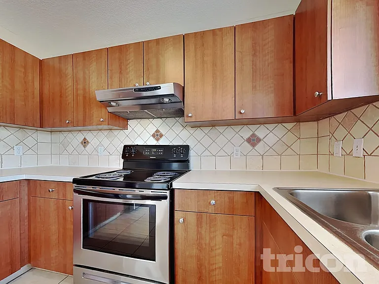 10221 Summerview Cir — Photo 5