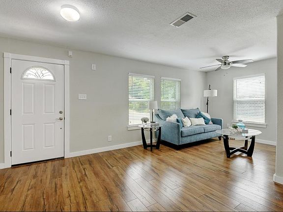 5th image of 503 W Grady Dr