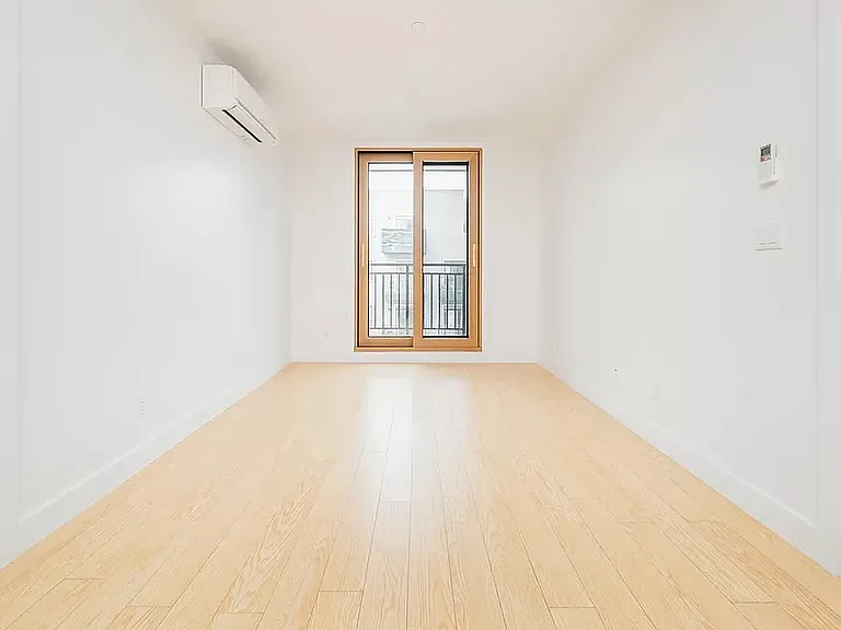 379 Harman St #4E — Photo 7