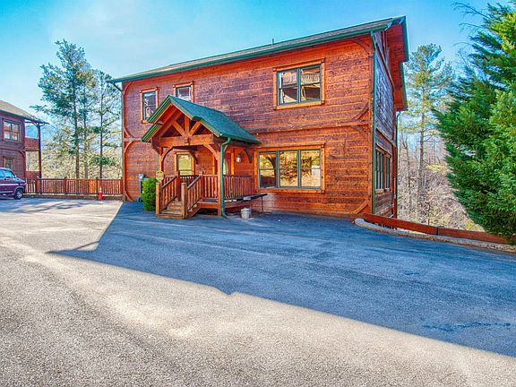 2nd image of 810 Great Smoky Way