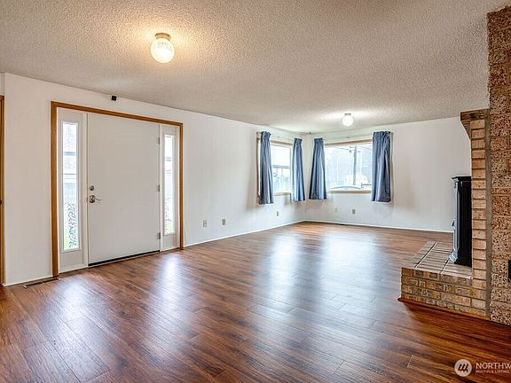 2nd image of 2209 42nd Avenue