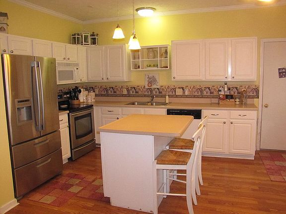 4th image of 9901 Olde Park Dr