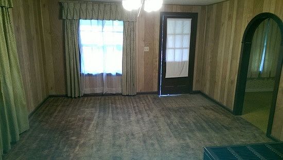 2nd image of 1121 N Warren Ave