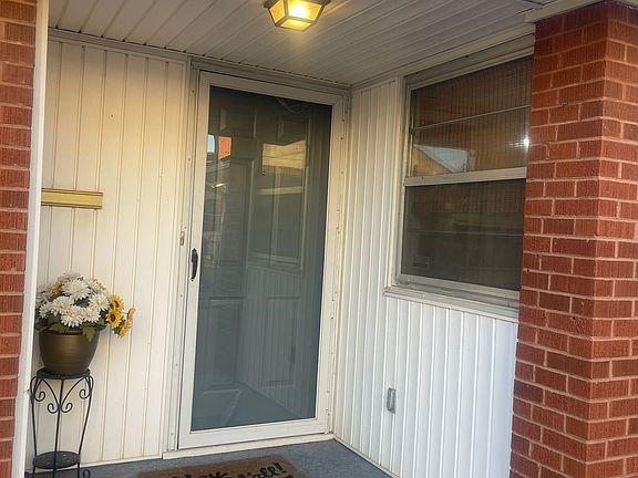 3rd image of 2430 NW 43rd Cir