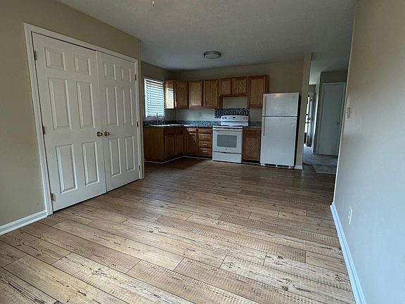 4th image of 6712 Barfield Rd