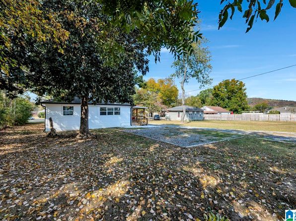 310 High School St, Oneonta, AL 35121