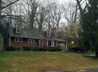 6901 Fern Ln, Annandale, VA 22003
