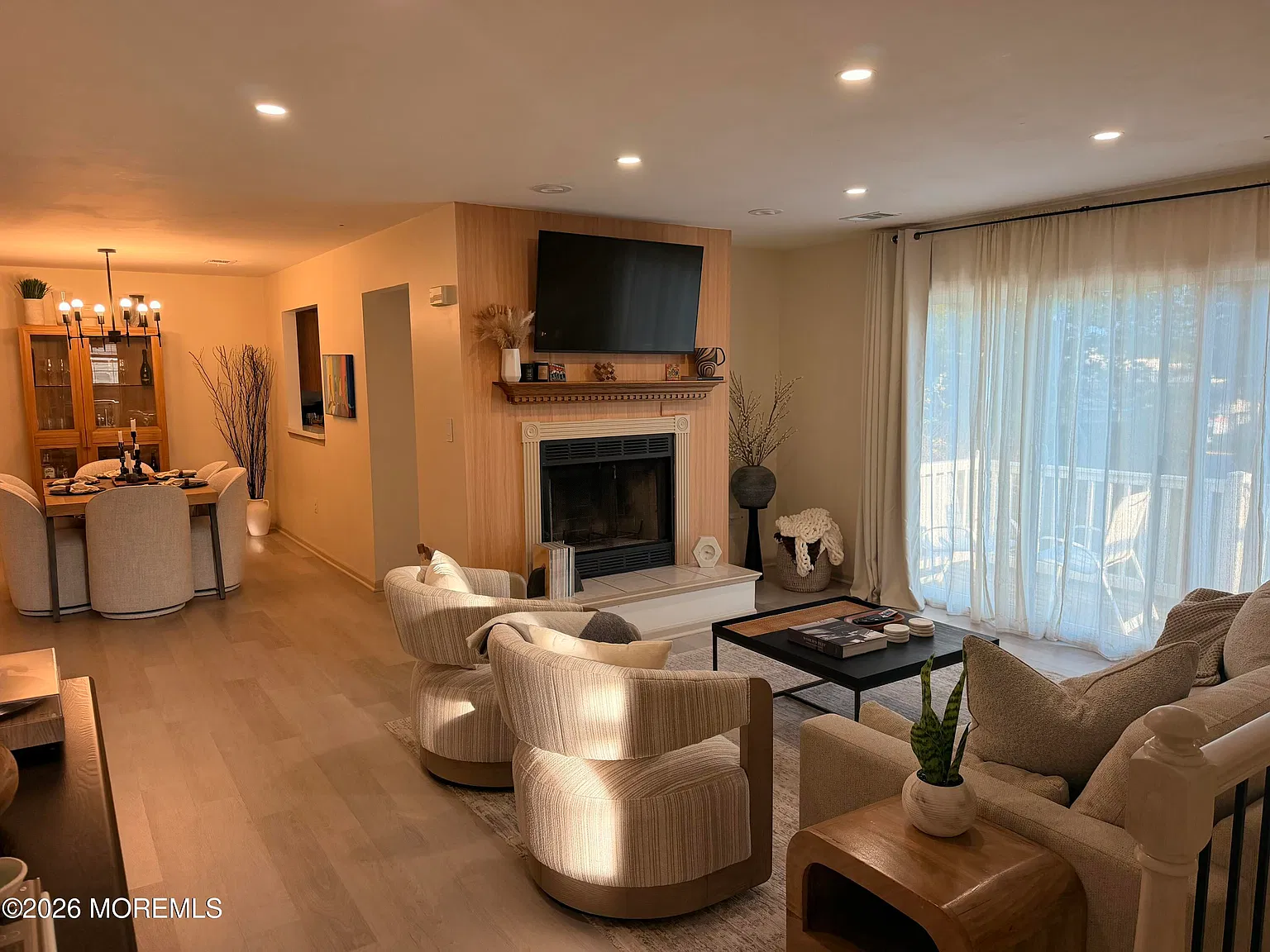 2 bed, 1599 sqft, $3,650 — Photo 2