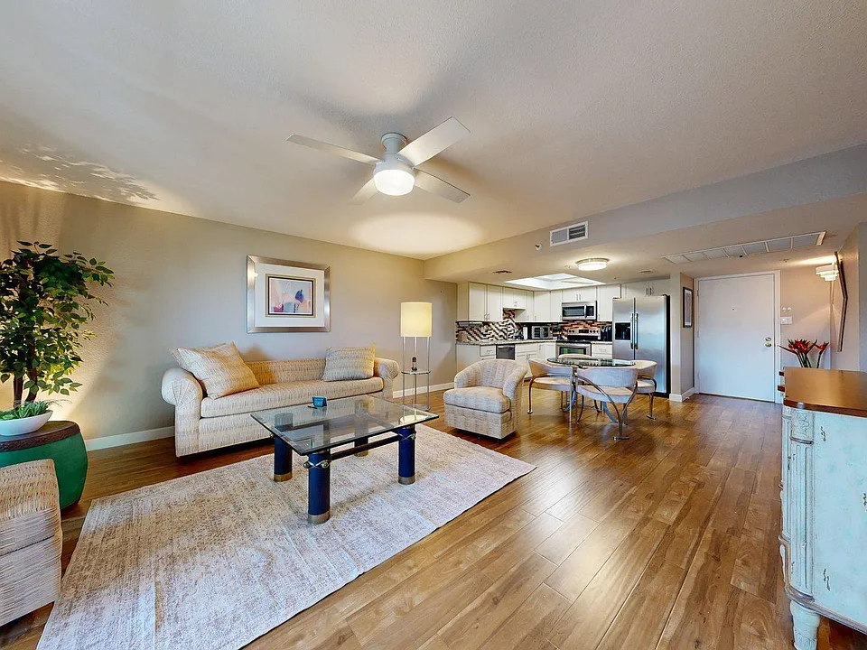 7950 E Camelback Rd #610
