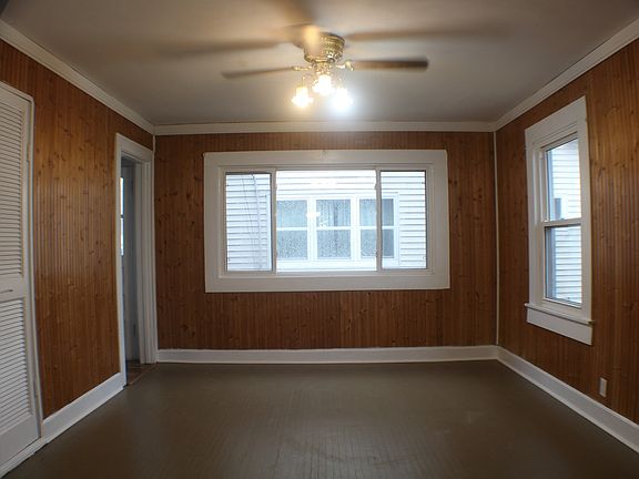 3rd image of 4930 Young Ave