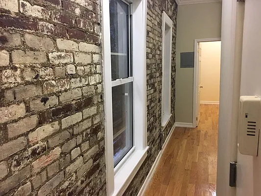 Rented by Premier Metro Realty Corp | media 35