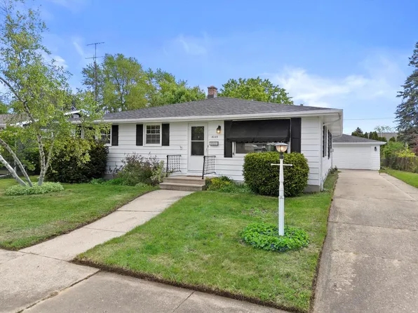 8109 15th AVENUE, Kenosha, WI 53143