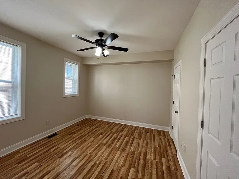 4924 Centre Ave — Photo 33