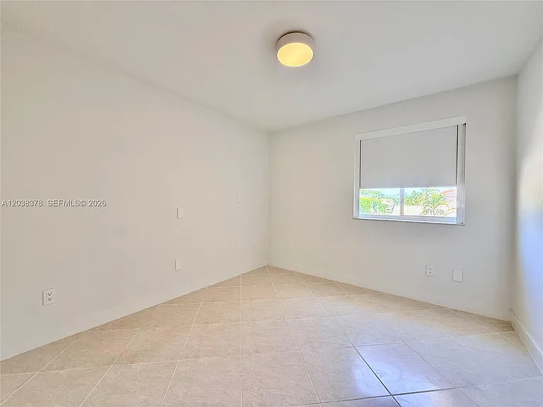 9425 NW 47th Ter — Photo 27