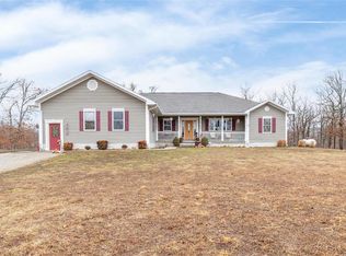 26280 Rustic Dr, Lebanon, MO 65536