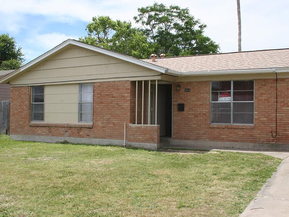 1st image of 1613 Pinewood Dr