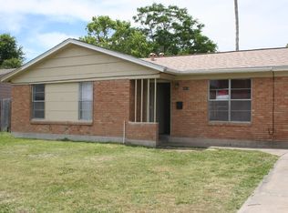 1613 Pinewood Dr, Corpus Christi, TX 78412