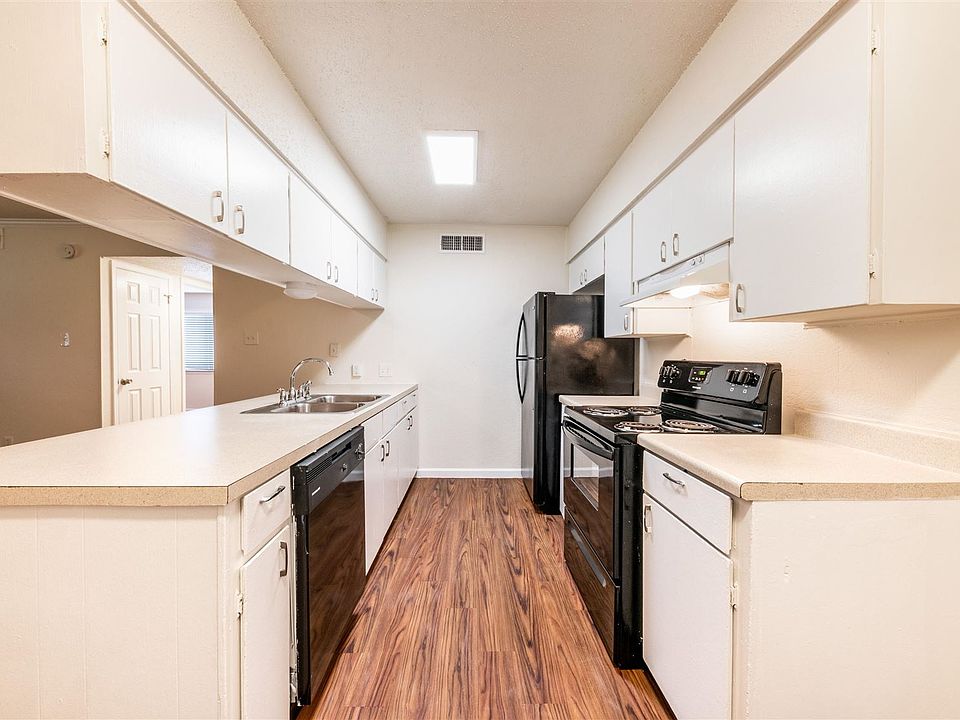 1st image of 1400 E 51st St APT 5