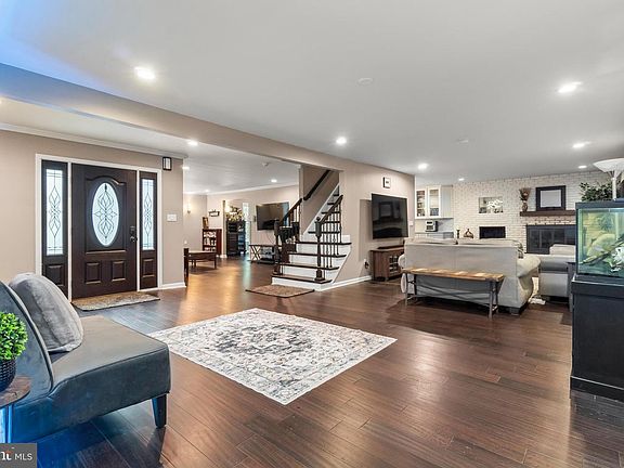 5th image of 17 Mill Park Ln