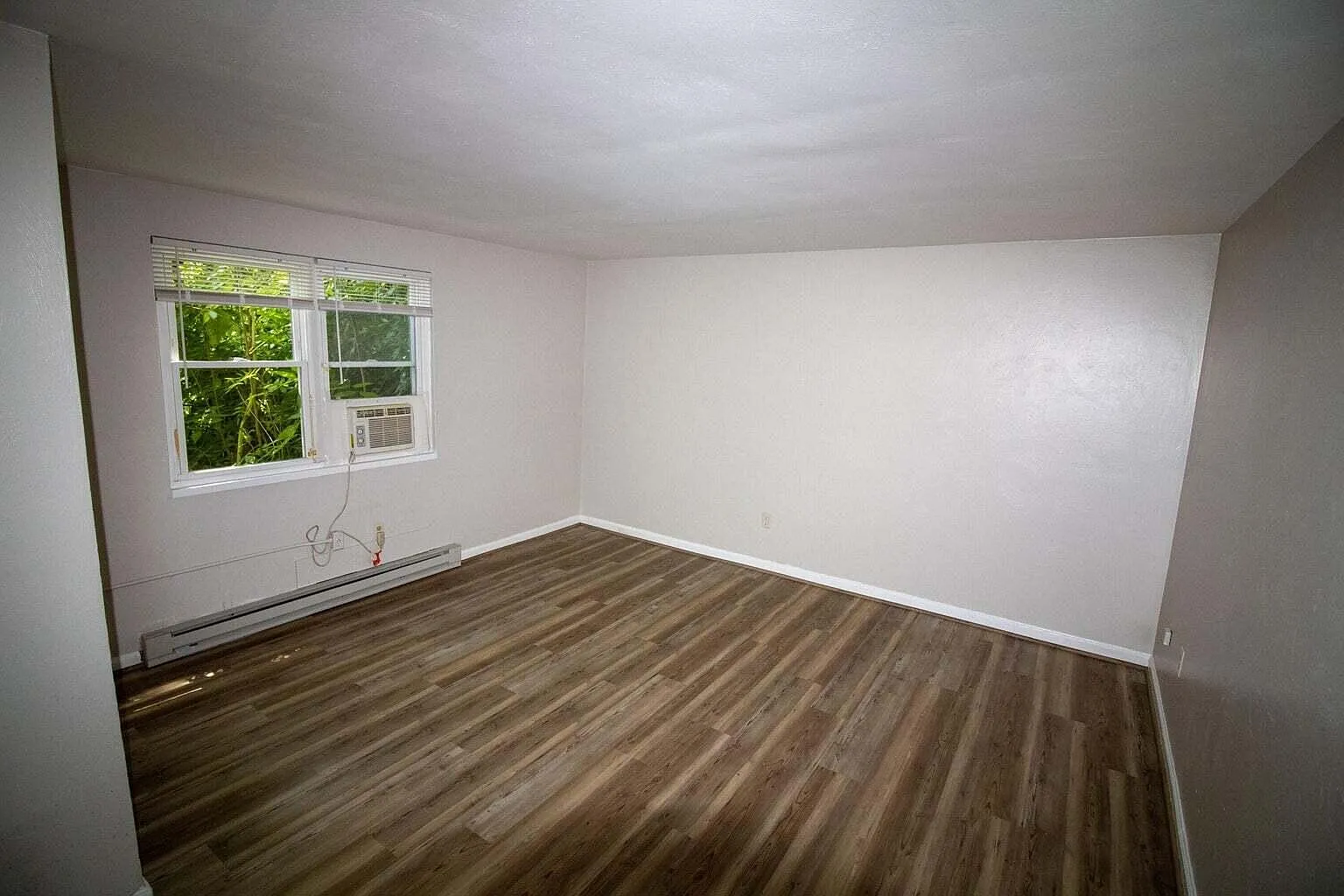 2 bed, 1.0 bath, 800 sqft, $1,200 — Photo 3
