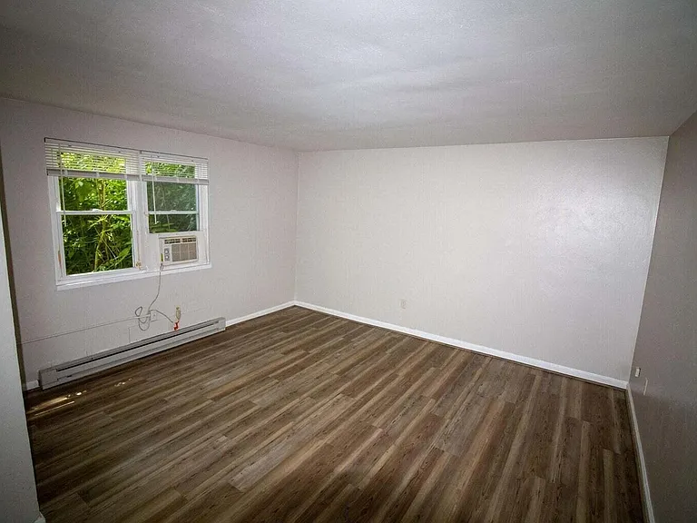 341 Cedar Ave — Photo 3
