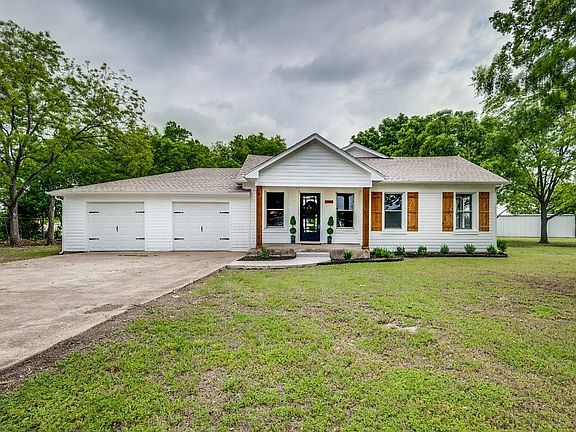 2nd image of 202 Lakeway Dr