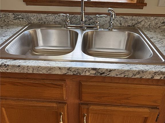 5th image of 4943 Colonial Cir