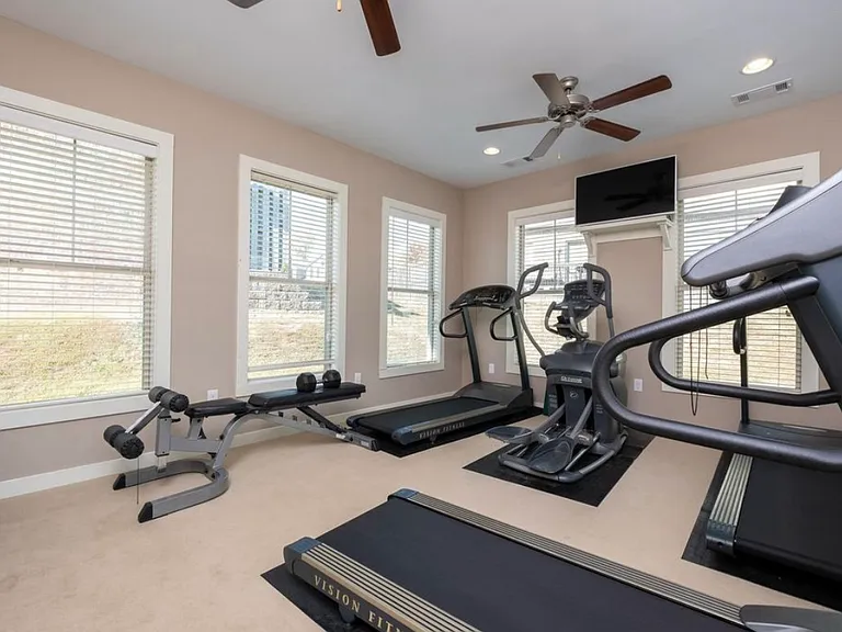 102 Venezia Ln — Photo 28