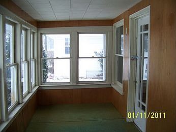 2nd image of 1038 Yeomans St
