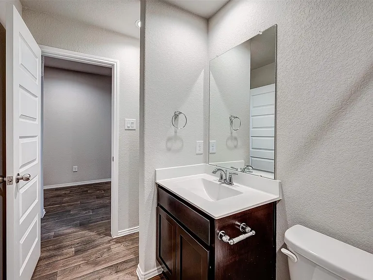 1710 Goose Island Ln — Photo 12