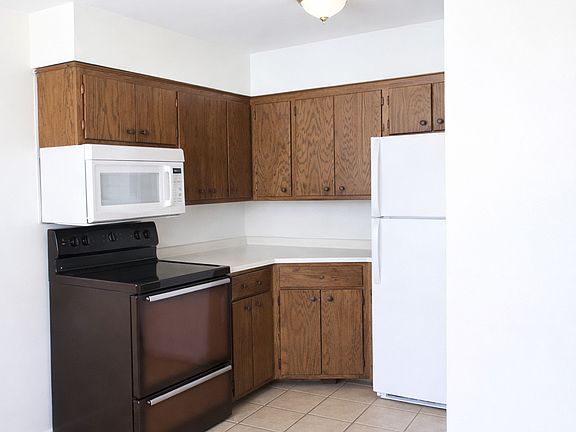 5th image of 720 6th Ave SE