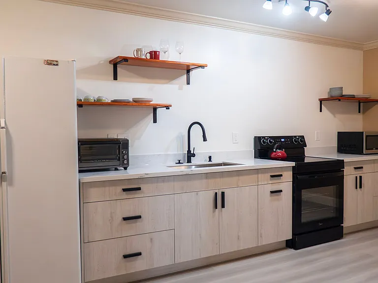 15517 Lake Shore Blvd NE — Photo 5
