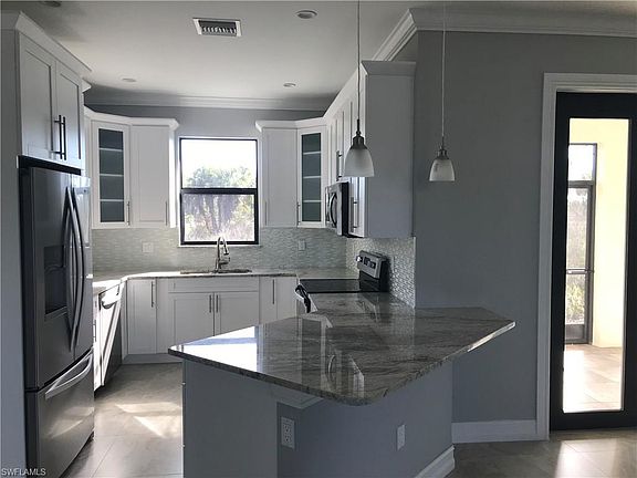 4th image of 3631 20th Ave NE
