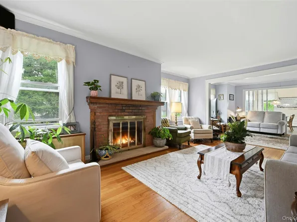 18 2nd Avenue, Port Jefferson, NY 11777