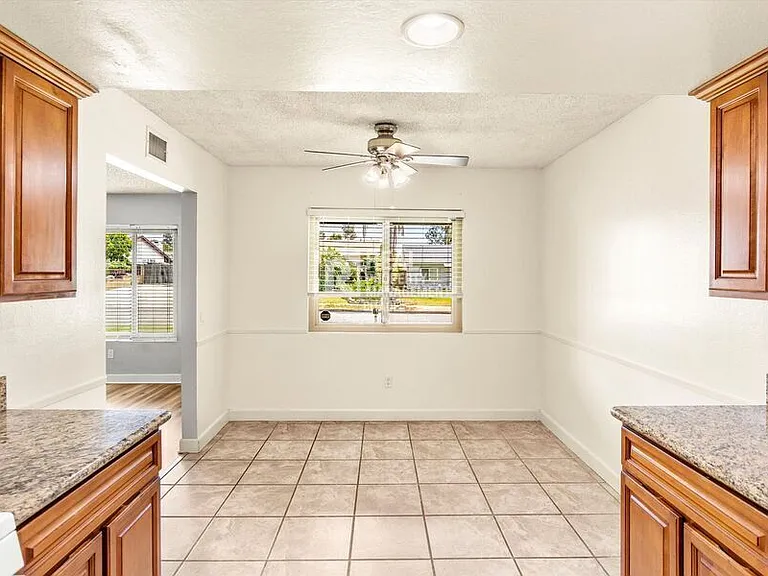 7970 Cambridge Ave — Photo 23