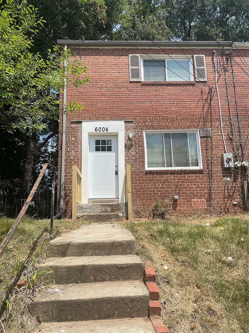 6004 Madison St photo 1