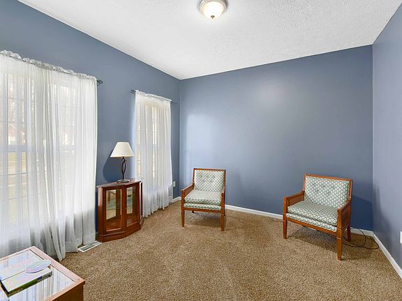 5th image of 1679 Elm Dr