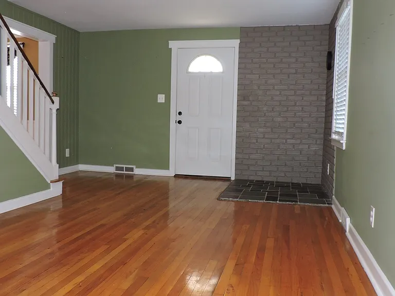 1939 E Jonathan St — Photo 2